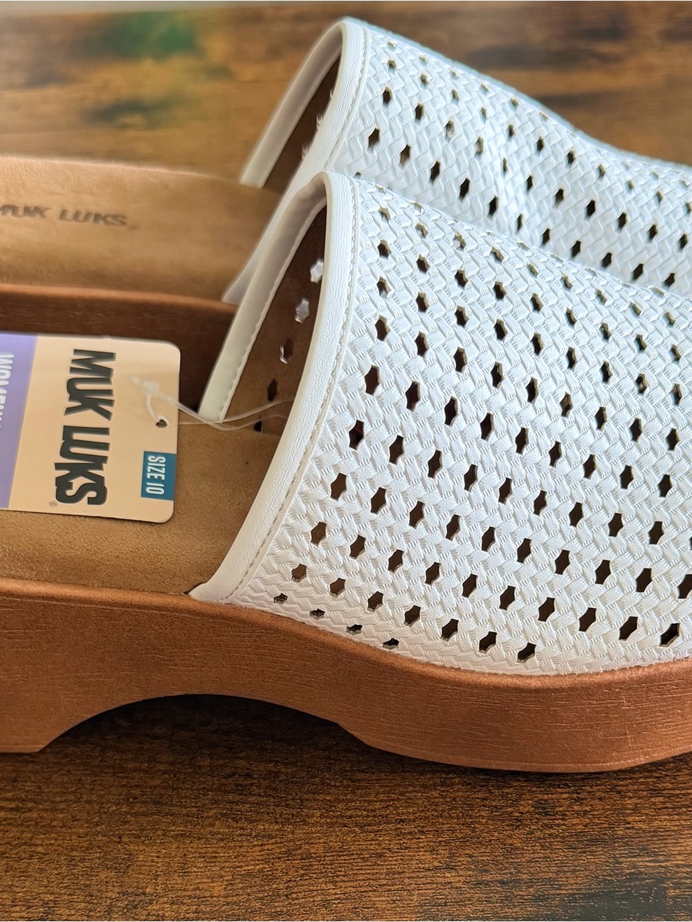 Muk Luks White Woven Slip-On Clogs with Tan Platform Women’s Size 10